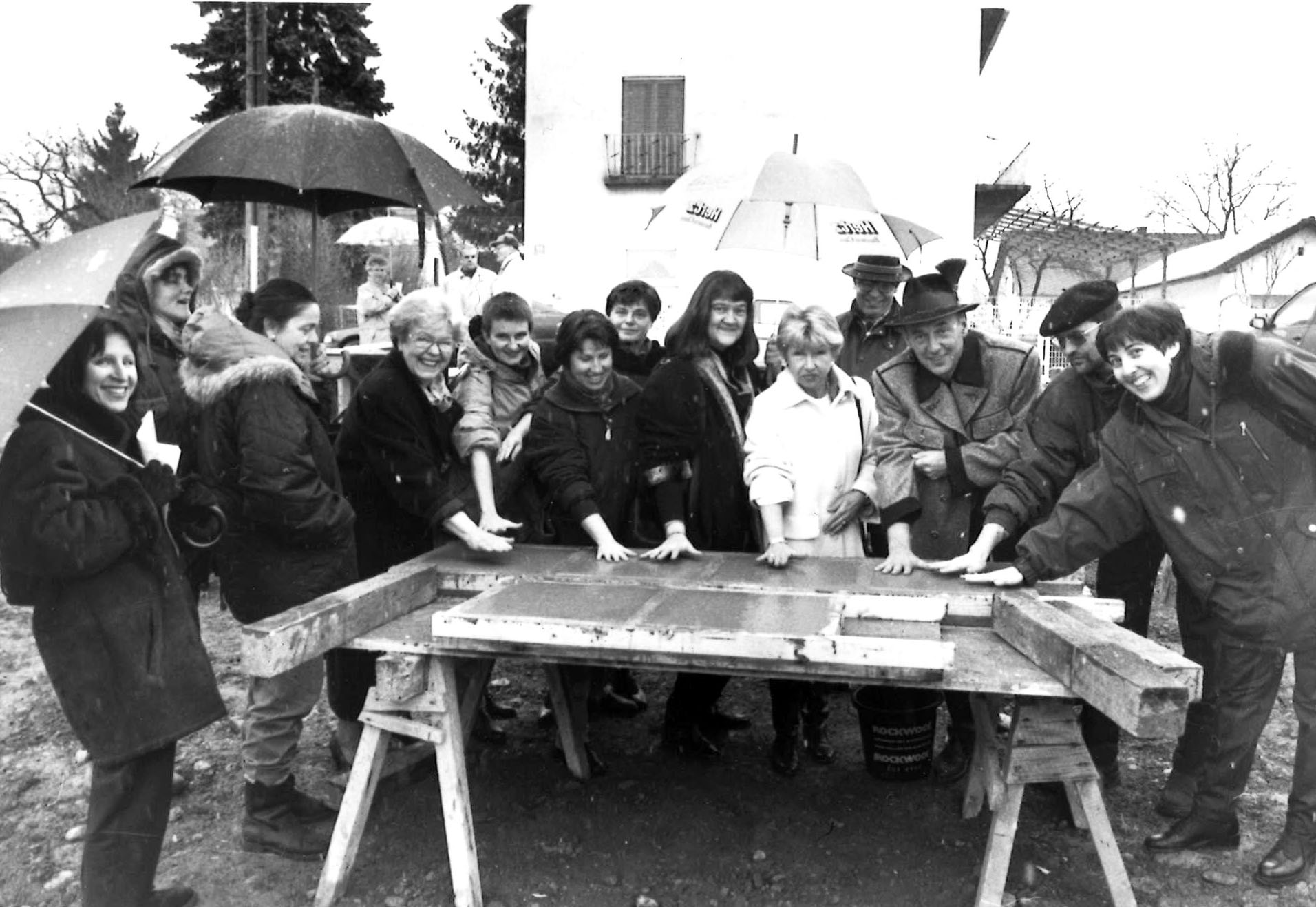 „Frauengerechte“ Modellwohnprojekte der 1990er Jahre. Die versuchte Einflussnahme von Frauen als Auftraggeberinnen auf den österreichischen geförderten Wohnbau